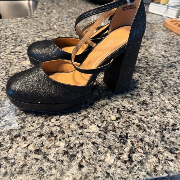 Black Glitter Women's Platform Heels - Picture 4 of 10